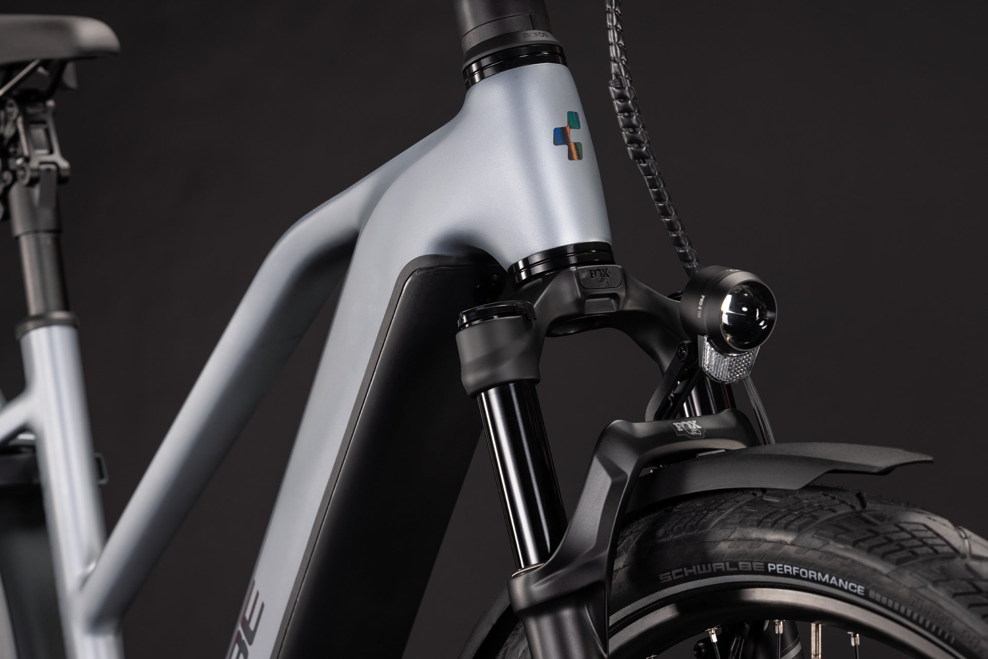 CUBE Kathmandu Hybrid EXC 800 in slategrey´n´chrome, E-Bike mit Federgabel und Frontschutzblech