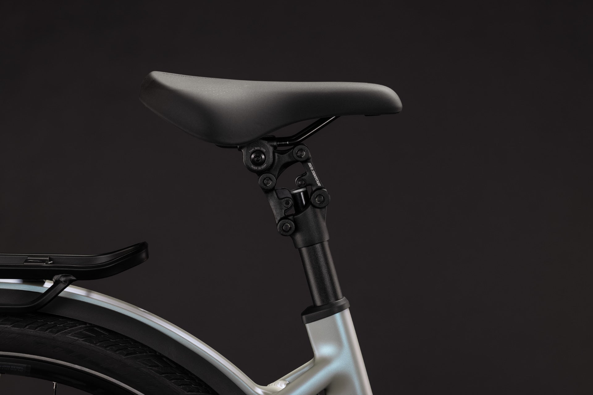 CUBE Kathmandu Hybrid Deluxe EXC 800 glintsand'n'black mit gefederter Sattelstütze