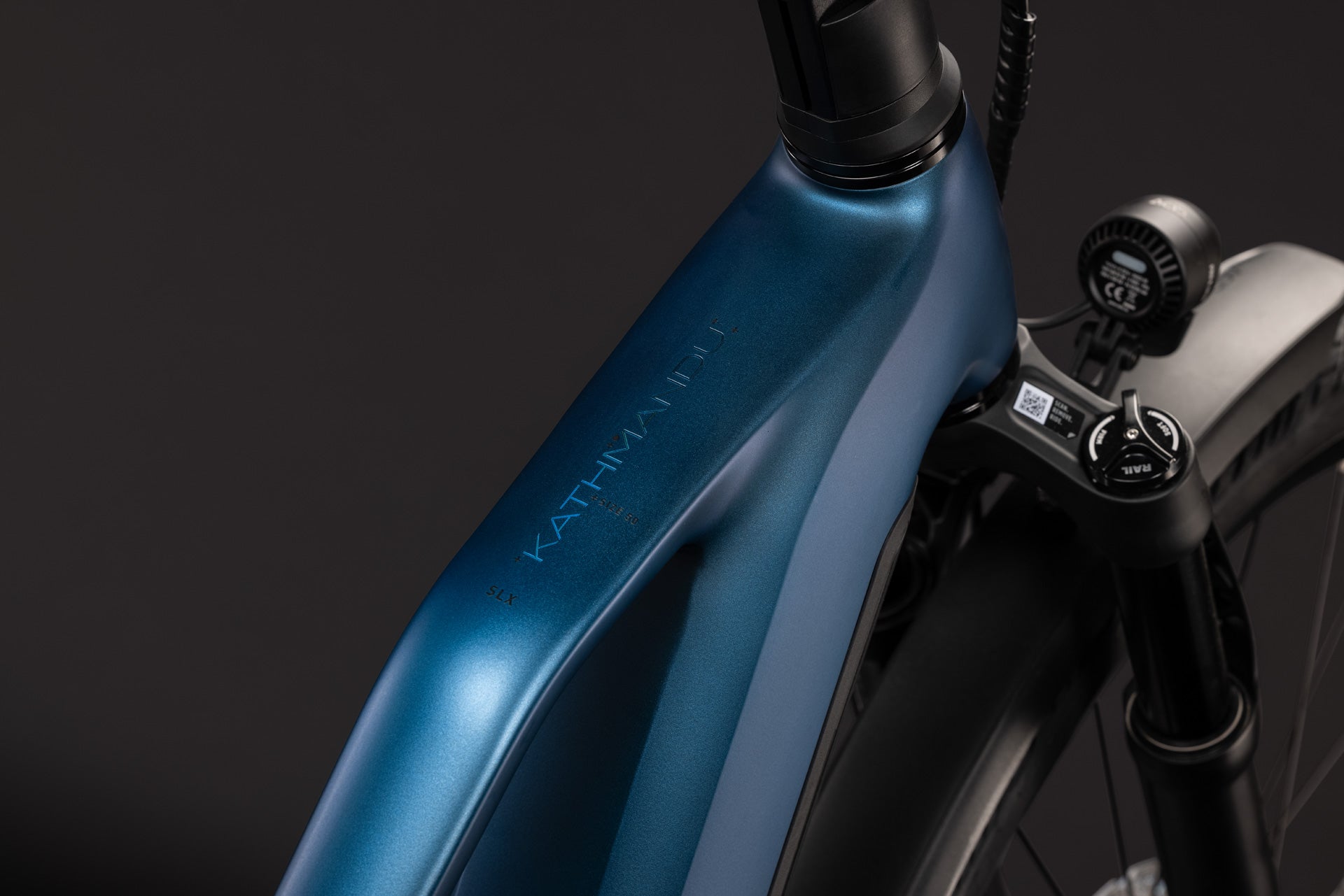 CUBE Kathmandu Hybrid SLX 800 nebula´n´prizm, Detailansicht von Rahmen und Federgabel