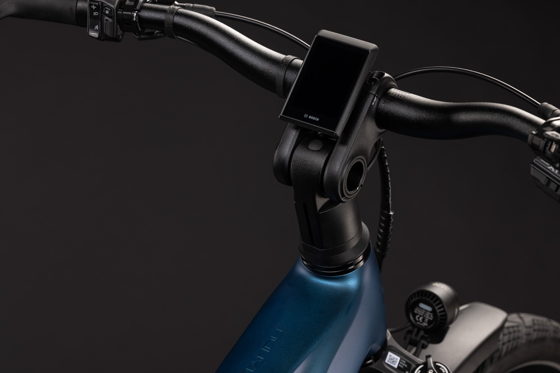 CUBE Kathmandu Hybrid SLX 800 nebula´n´prizm Cockpit mit Bosch-Display am Lenker