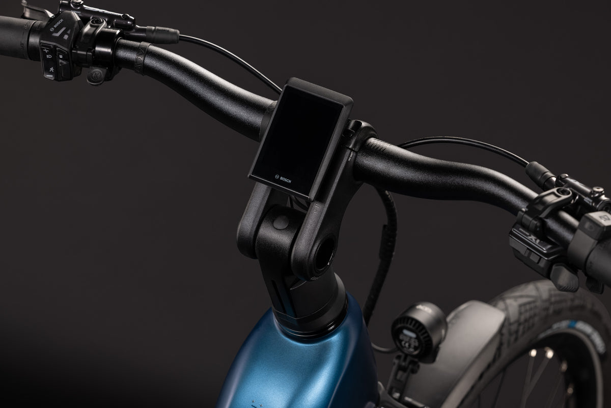 CUBE Kathmandu Hybrid SLX 800 nebula´n´prizm Cockpit mit Bosch Display und Lenkeransicht