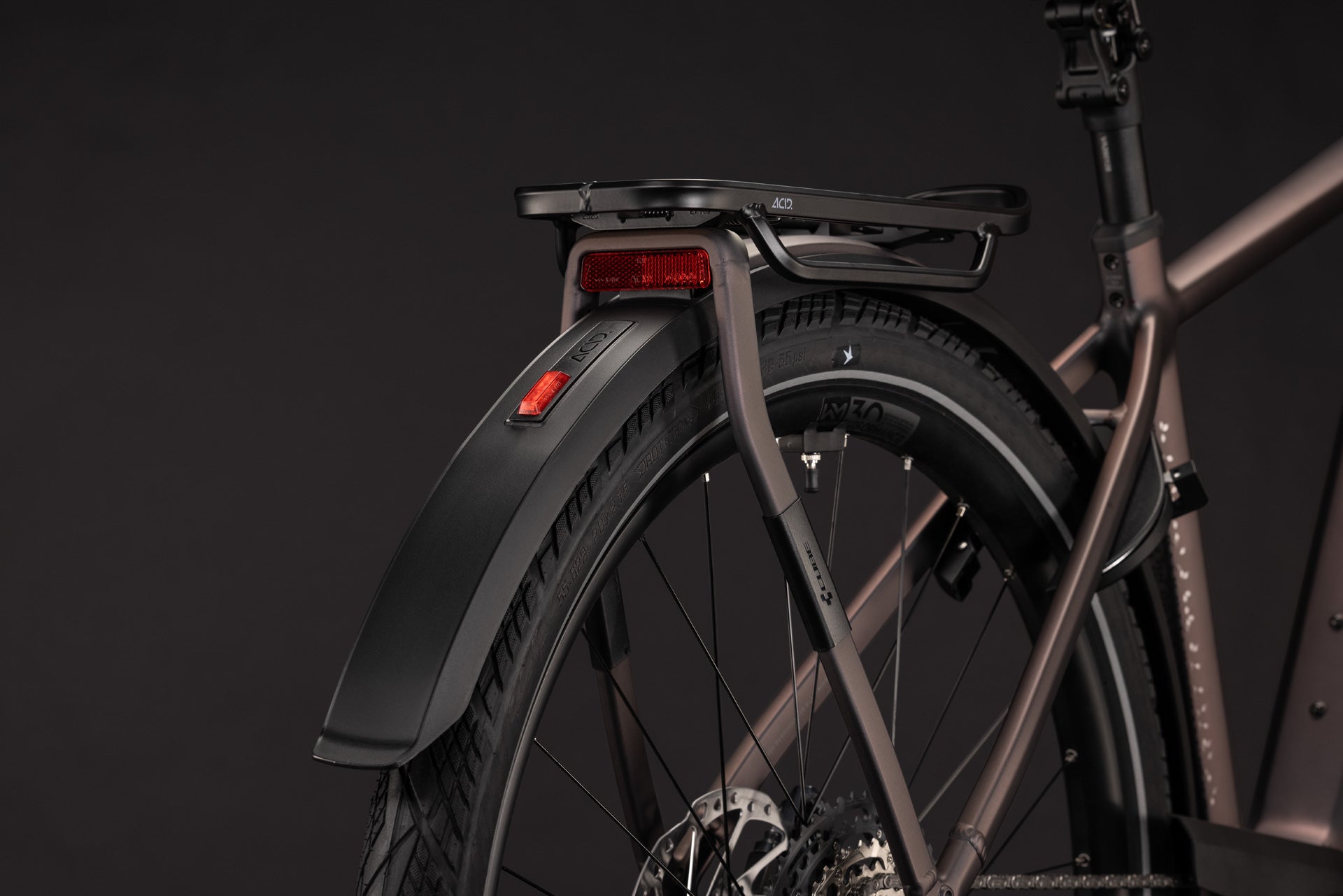 CUBE Kathmandu Hybrid SLT 800 in mysticgraphite'n'reflex mit Gepäckträger und Rücklicht