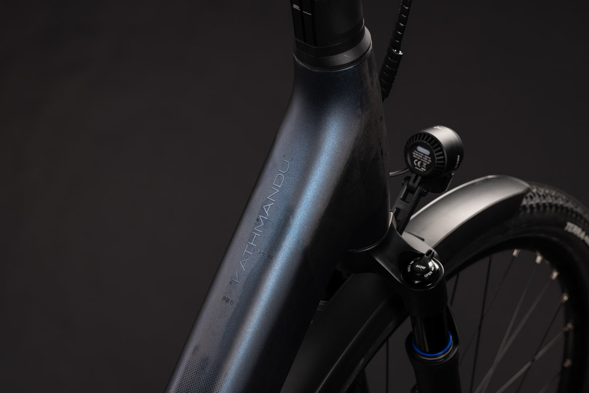 CUBE Kathmandu Hybrid C:62 Pro 400X in liquidsteel´n´prizm, Detailaufnahme des Rahmens