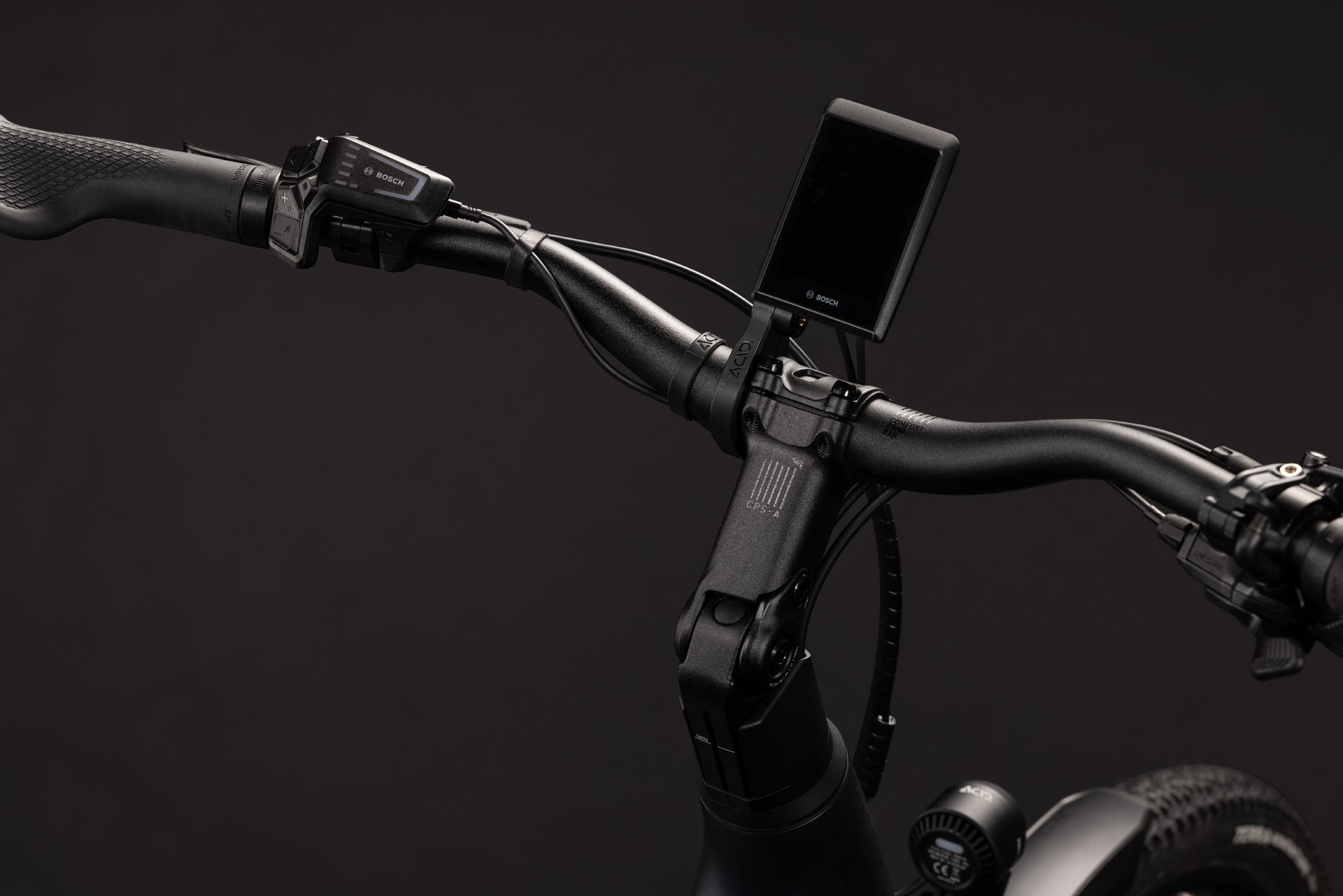 CUBE Kathmandu Hybrid C:62 Pro 400X: Cockpit mit Bosch-Bedieneinheit und Display