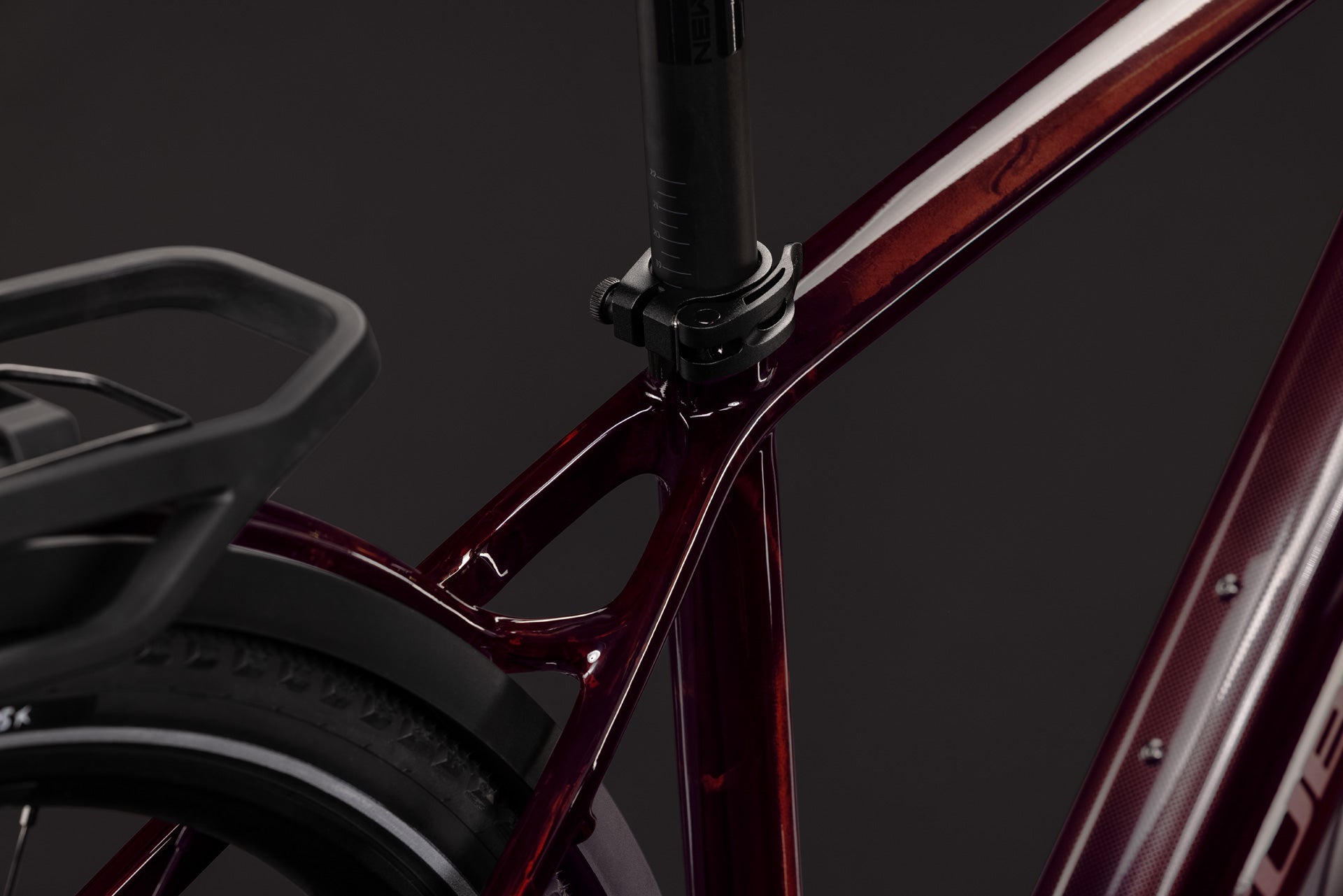 CUBE Kathmandu Hybrid C:62 SLX 400X in liquidred´n´red, Detailaufnahme des Rahmens