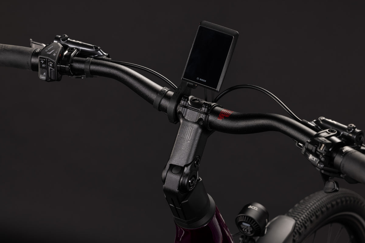 CUBE Kathmandu Hybrid C:62 SLX 400X mit Bosch-Display am Lenker, schwarze Cockpit-Details