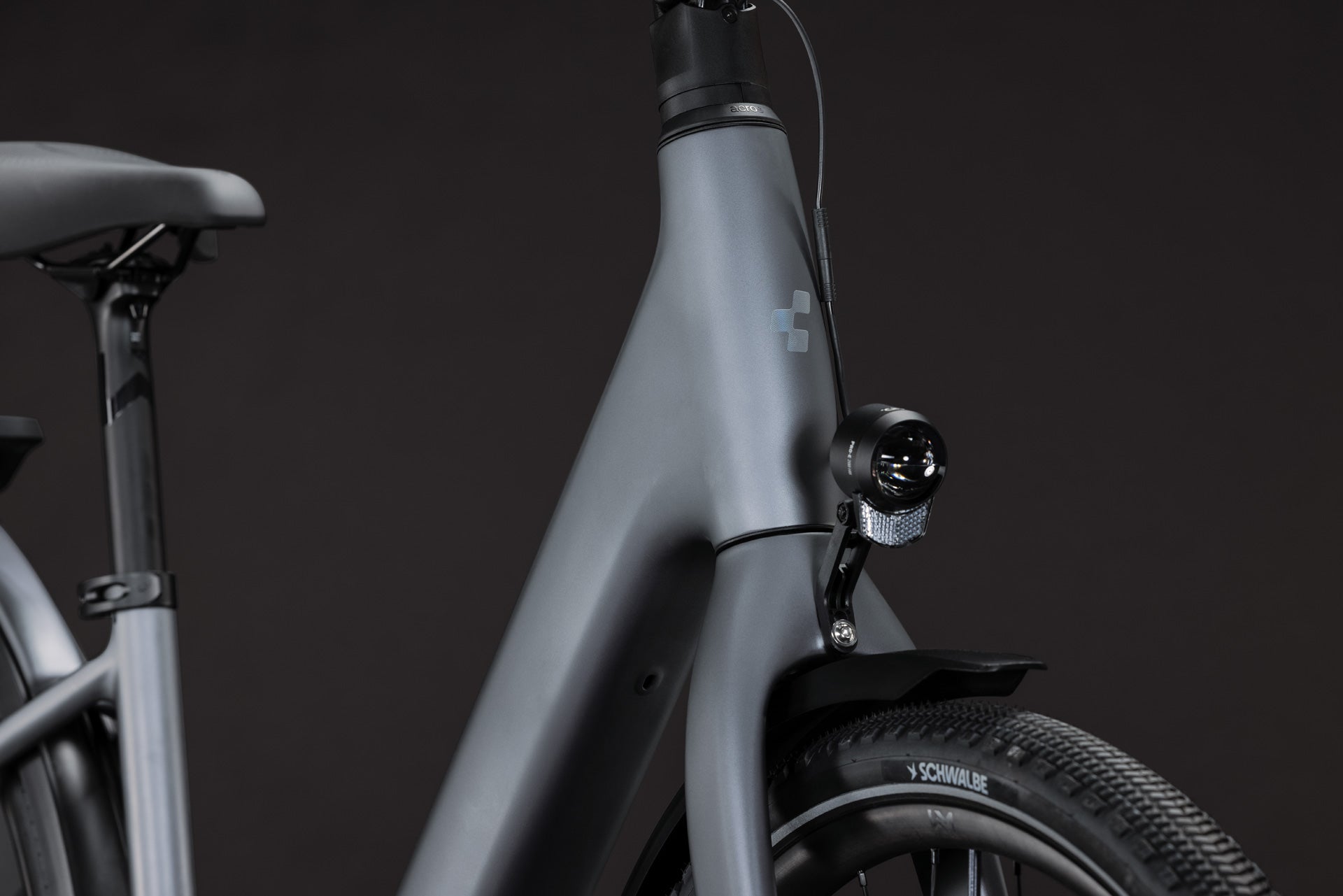 CUBE Kathmandu Hybrid C:62 SLT 400X ashgrey´n´prizm, Rahmen-Detail mit Frontlicht
