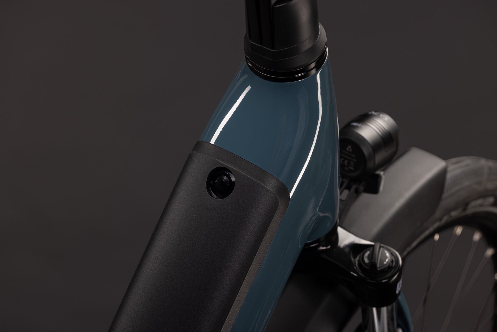 CUBE Supreme Hybrid Comfort ONE 600 storm'n'reflex E-Bike Detailansicht