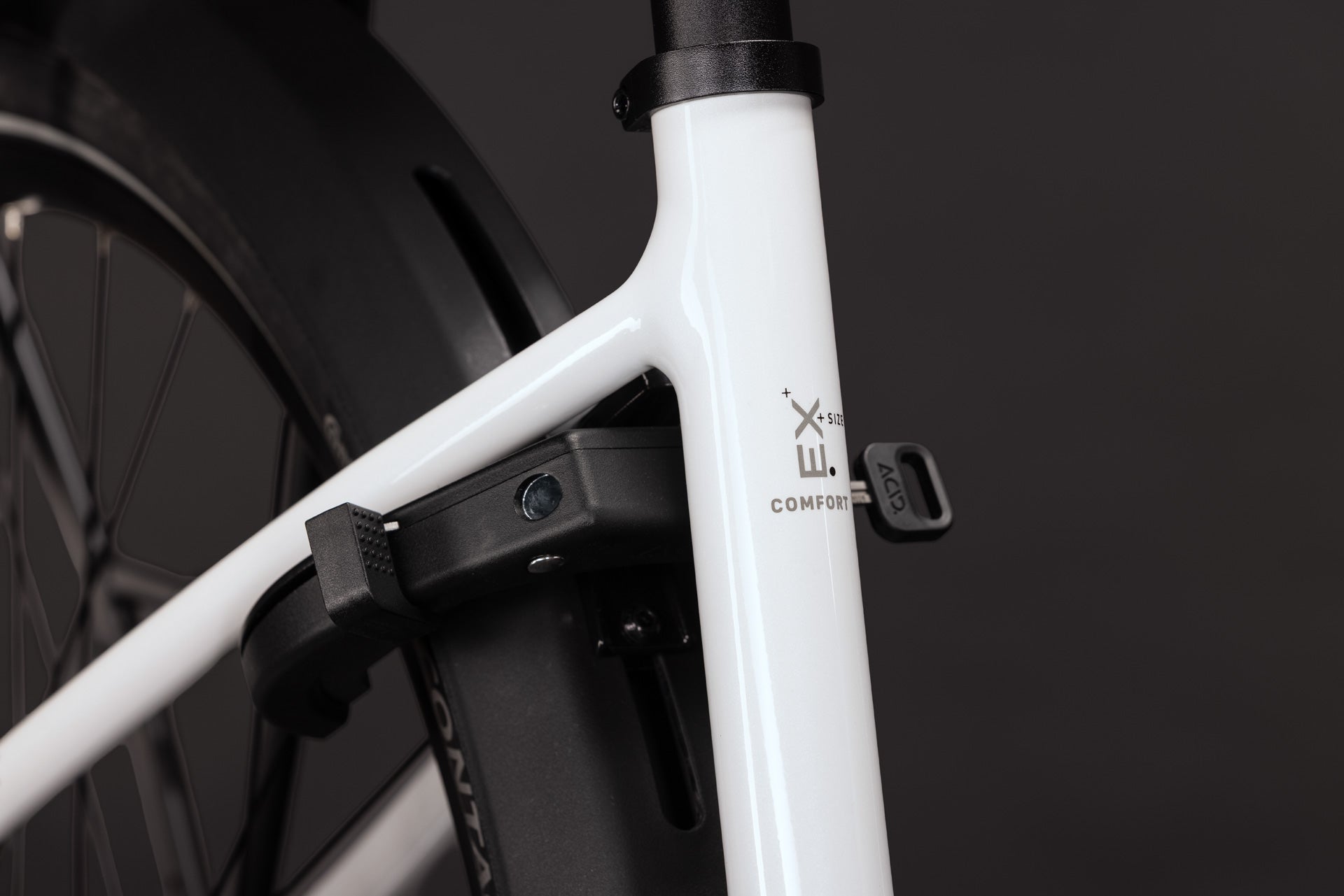 CUBE Supreme RT Hybrid Comfort EX 600 in metallicwhite´n´reflex, Rahmen-Detailbild