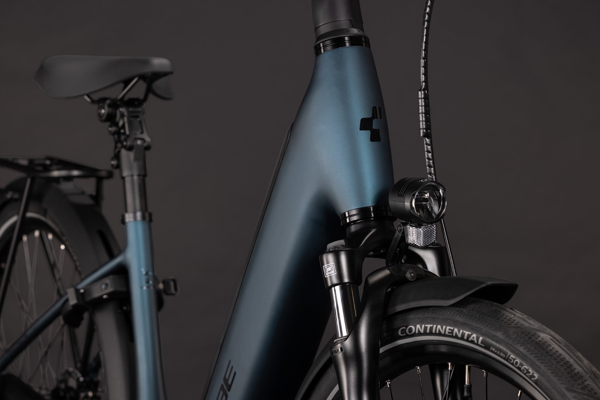 CUBE Supreme RT Hybrid Comfort EX 600 in royalgreen´n´black, City-E-Bike im Produktdetail