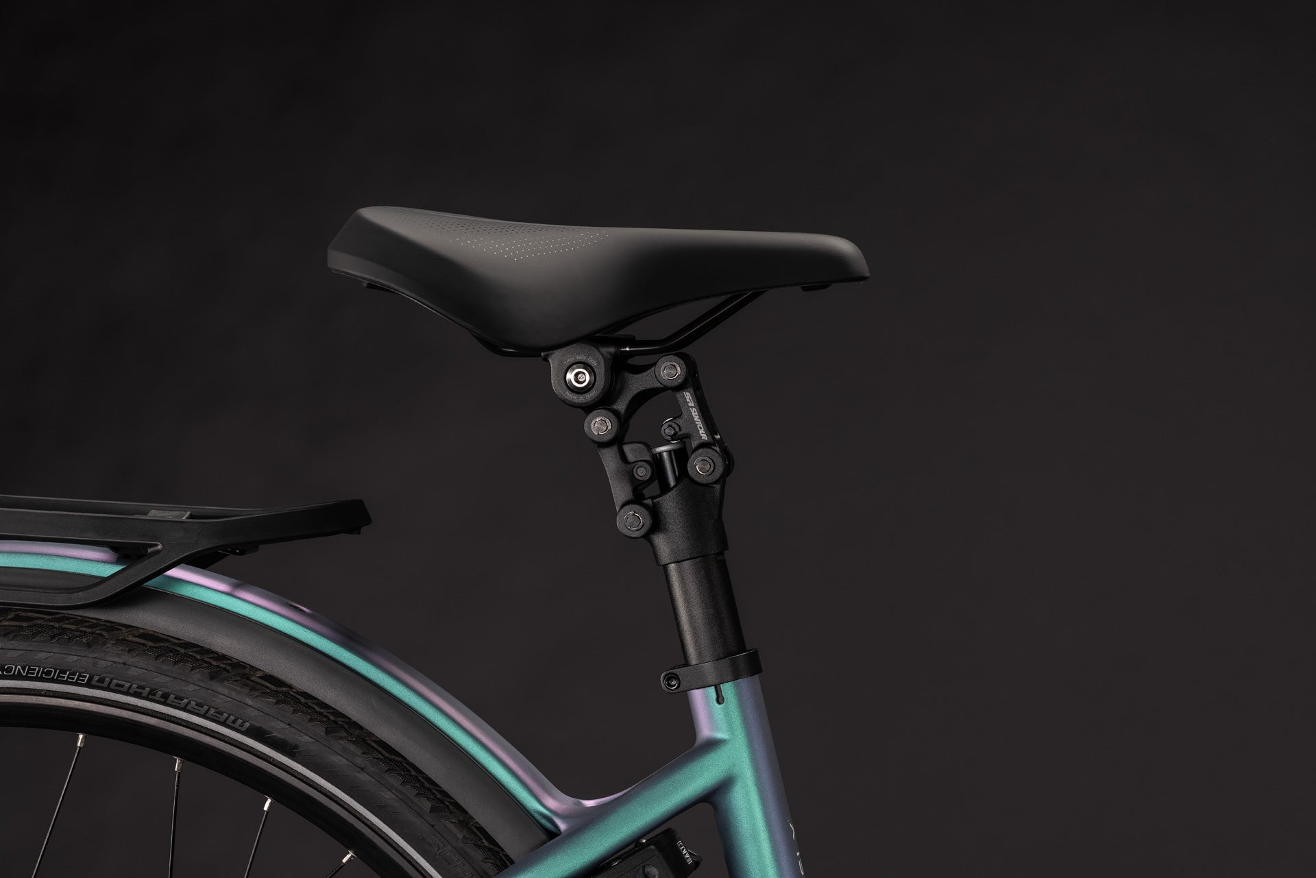 CUBE Supreme Hybrid C:62 Deluxe SLX 600 polarlight´n´grey, Sattel und gefederte Sattelstütze
