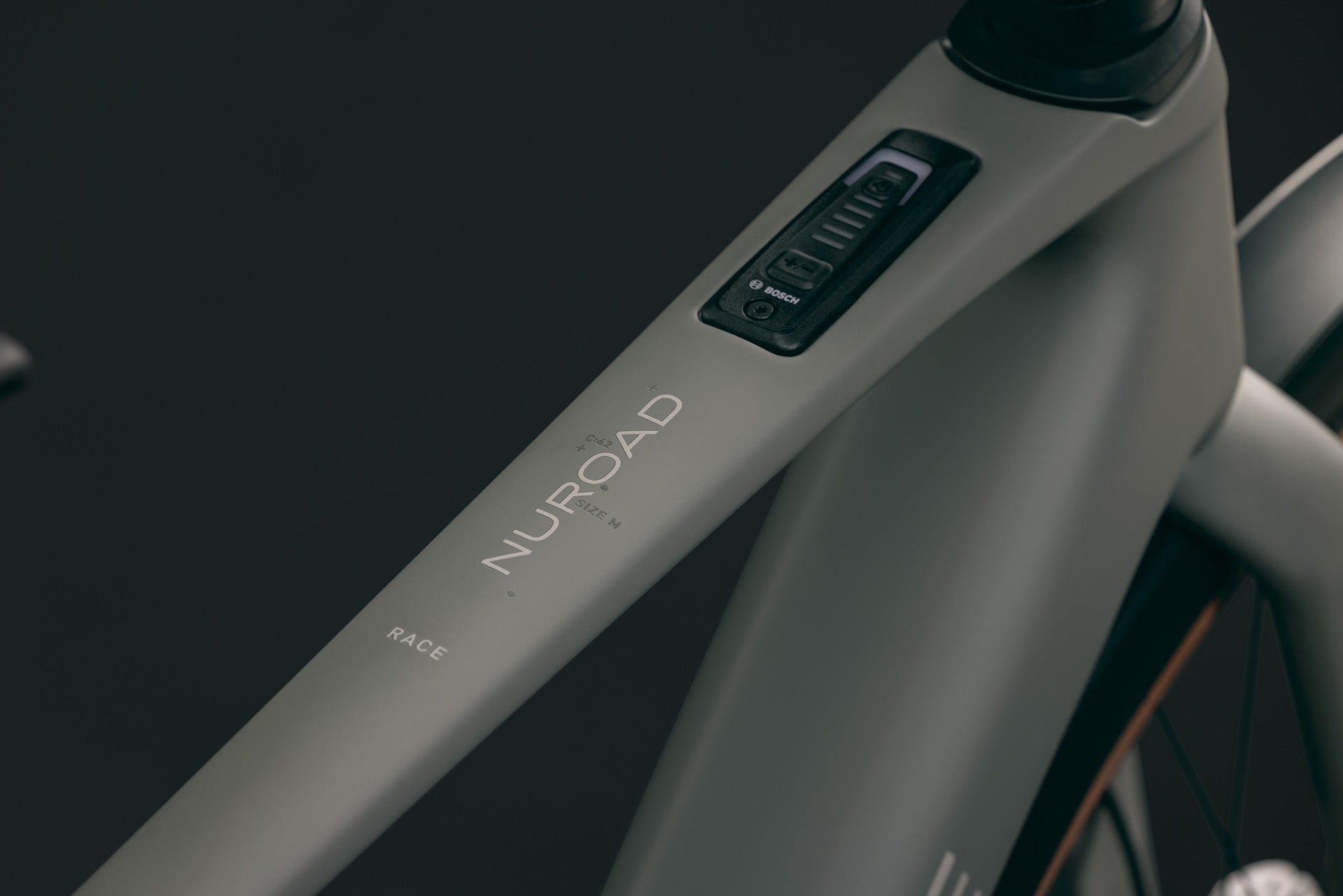 CUBE Nuroad Hybrid C:62 Race 400X FE in oldgrey’n’grey, Oberrohr mit Bosch-Anzeige