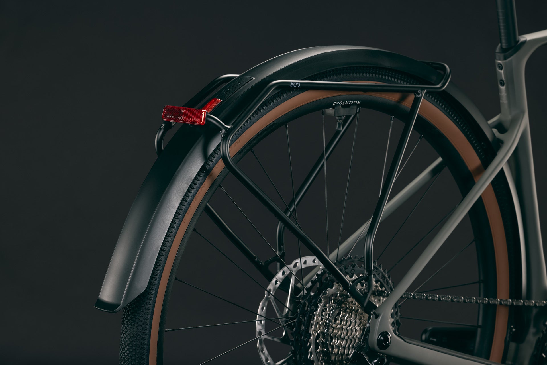 CUBE Nuroad Hybrid C:62 Race 400X FE oldgrey’n’grey mit Gepäckträger und Schutzblech hinten