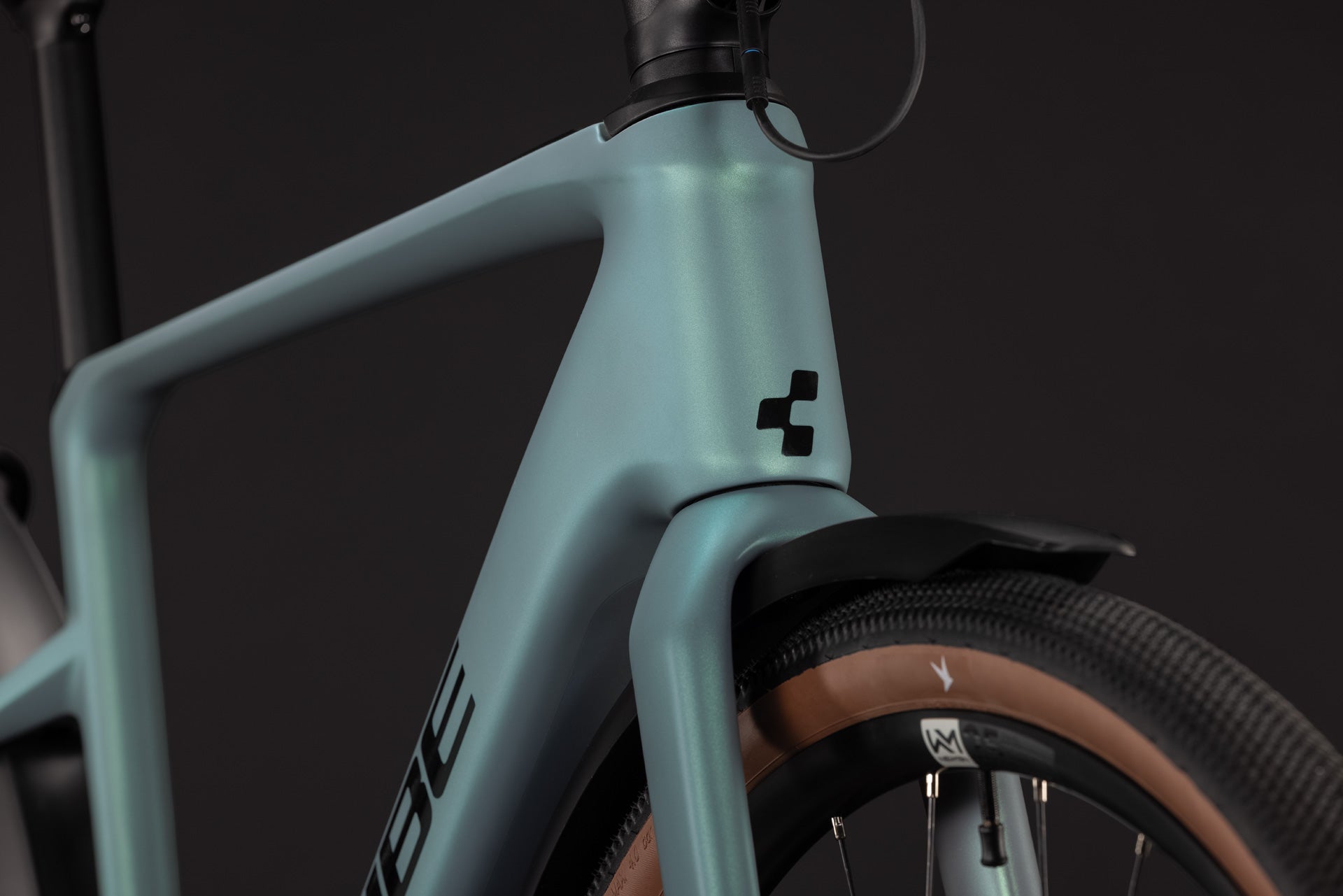 CUBE Nulane Hybrid C:62 Race 400X FE in Seagrey und Schwarz, Detailansicht des Rahmens