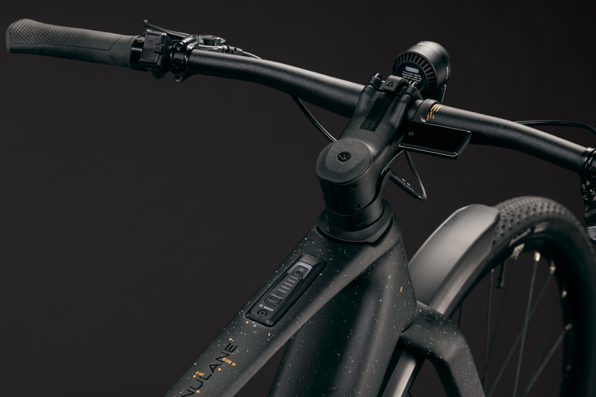 CUBE Nulane Hybrid C:62 SLX 400X FE in mineralblack´n´orange, Lenker und Oberrohr Detail