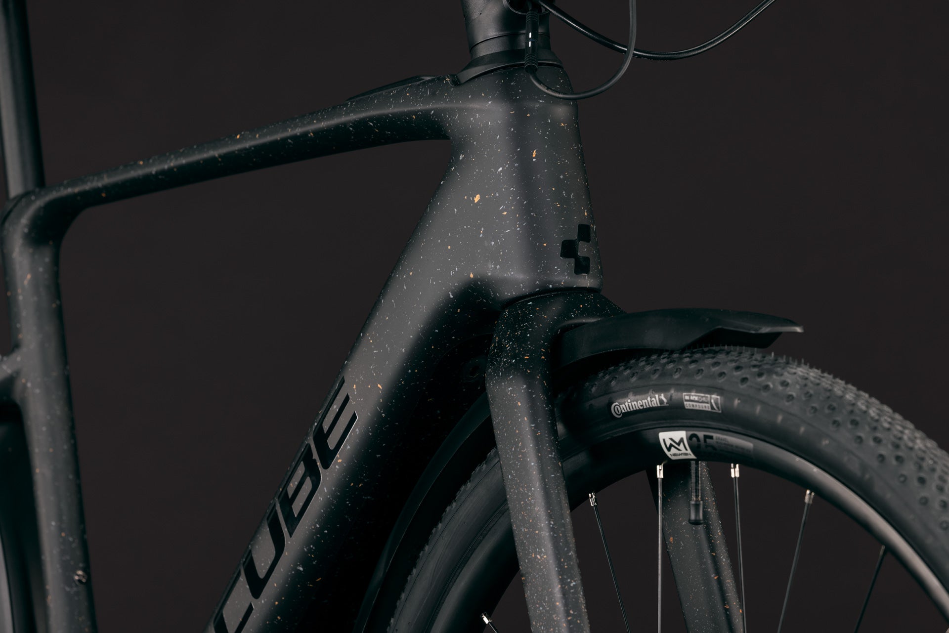 CUBE Nulane Hybrid C:62 SLX 400X FE in mineralblack´n´orange, Detail von Rahmen und Gabel
