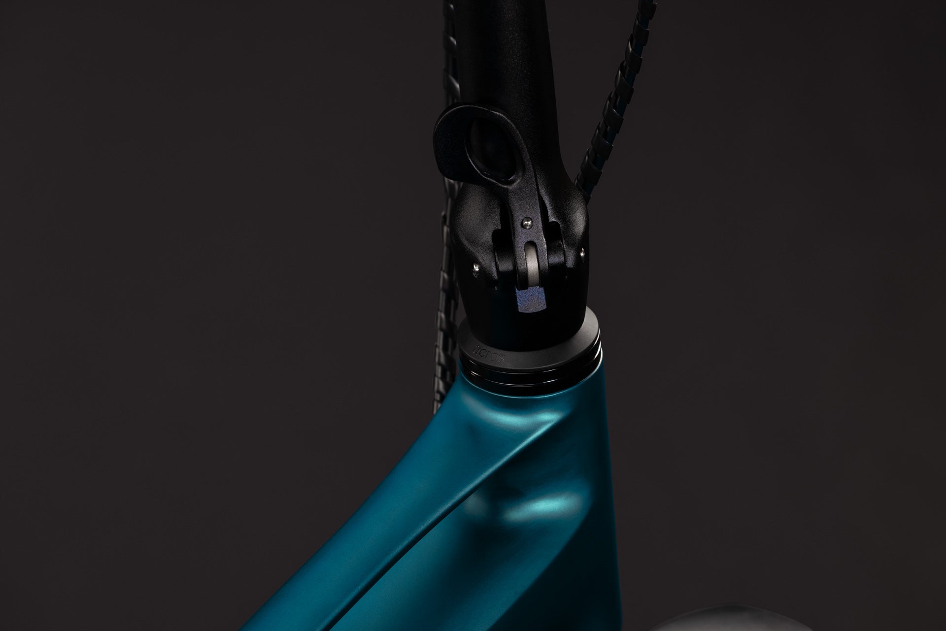 CUBE Fold Hybrid Deluxe 540 metallicpetrol´n´sea: Faltrad-Lenkerdetail in Metallicpetrol