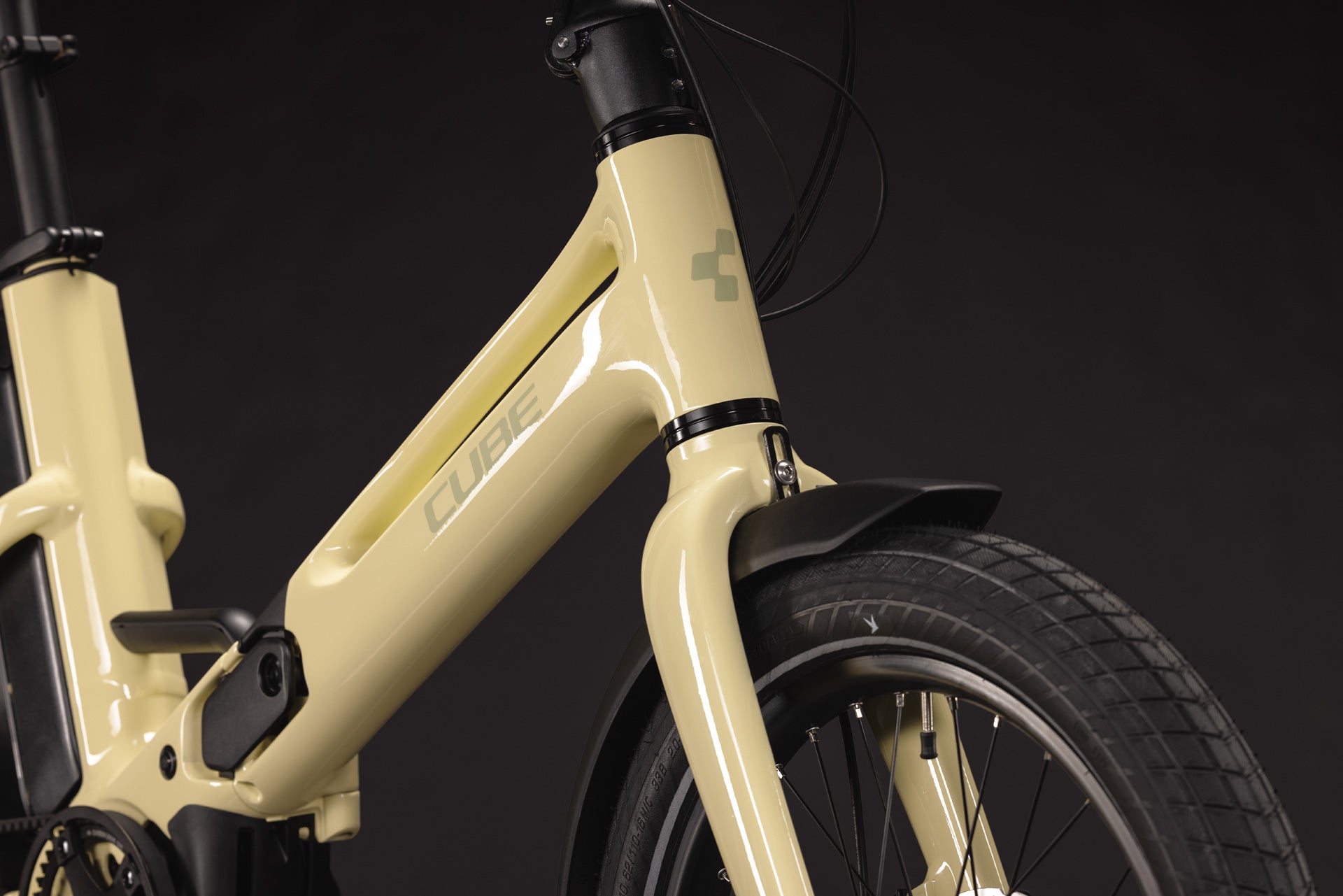 CUBE Fold Hybrid Deluxe 540 paleyellow´n´sage mit Antrieb und Kettenblatt im Detail