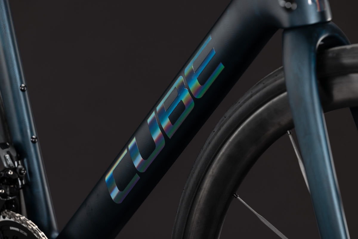 CUBE Litening AIR C:68X SLX in liquidblue'n'crisscross, Detail von Rahmen und Gabel
