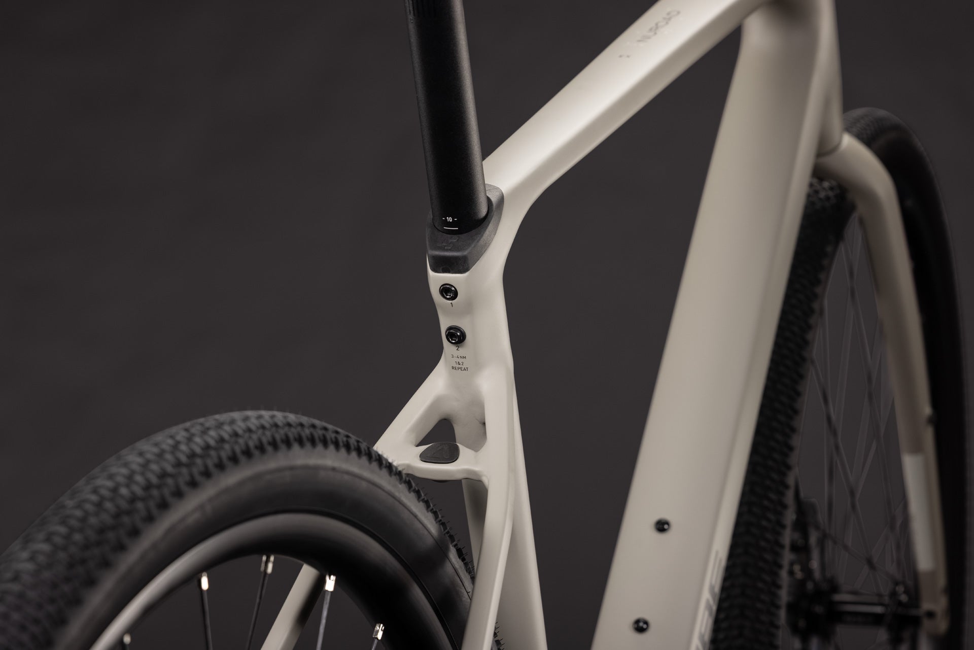 CUBE Nuroad EX oatgrey´n´black.