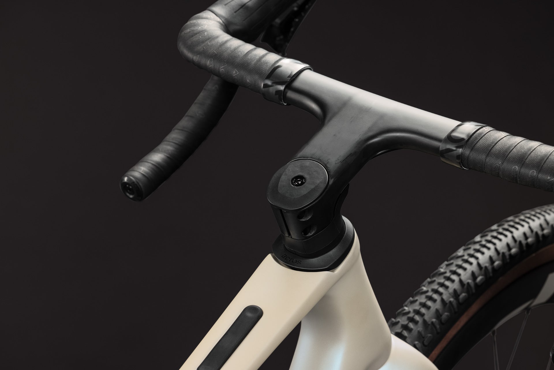 CUBE Nuroad C:62 SLX glintsand´n´black.