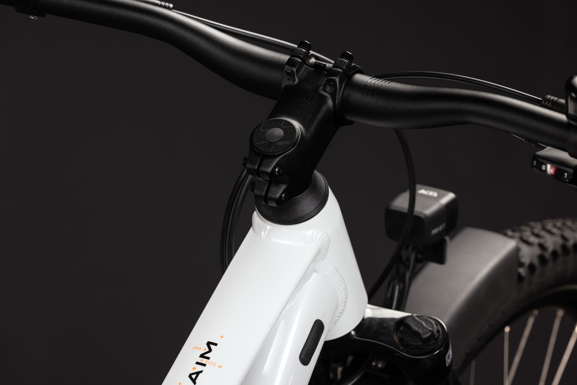 CUBE Aim ONE FE metallicwhite´n´black.