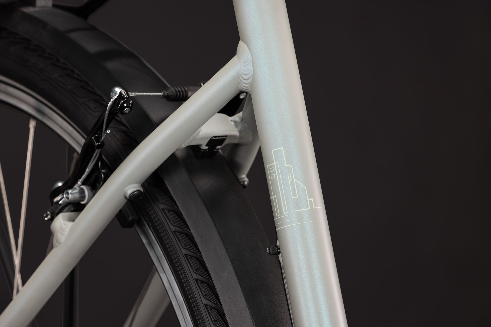 CUBE Town ONE frostyleaves´n´blue, Detail von Rahmen, Hinterrad, Schutzblech und V-Brake
