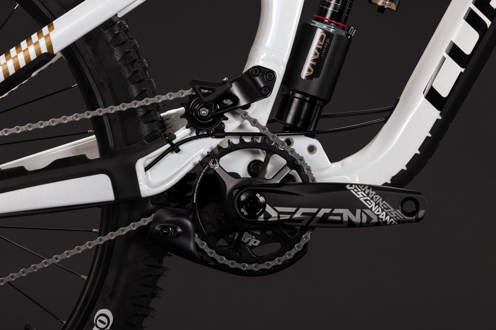 CUBE TWO15 Race powdergold´n´black.
