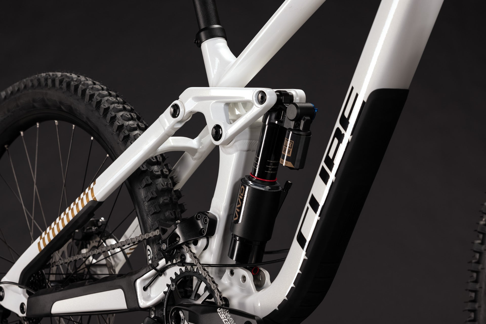 CUBE TWO15 Race powdergold´n´black.
