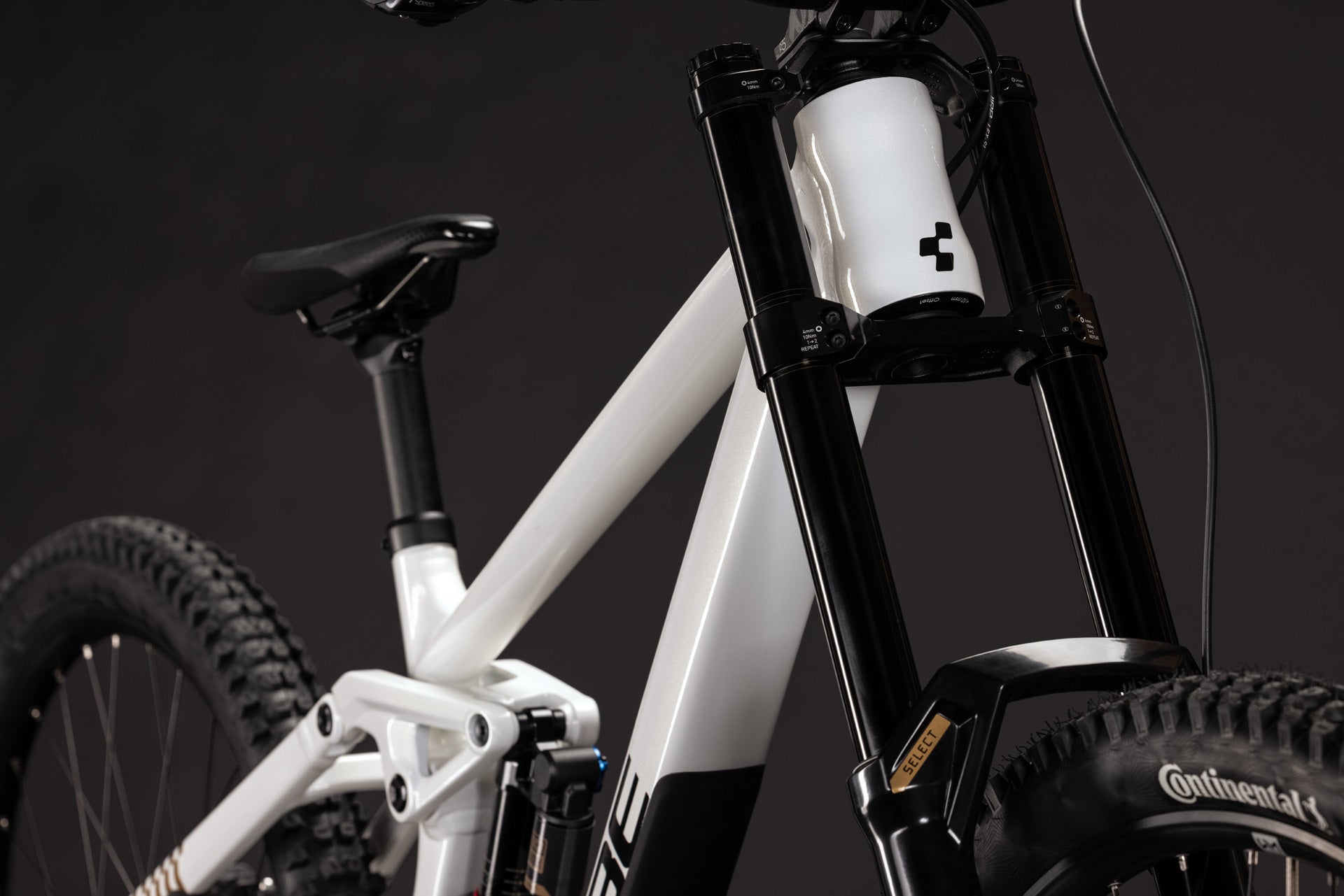 CUBE TWO15 Race powdergold´n´black.