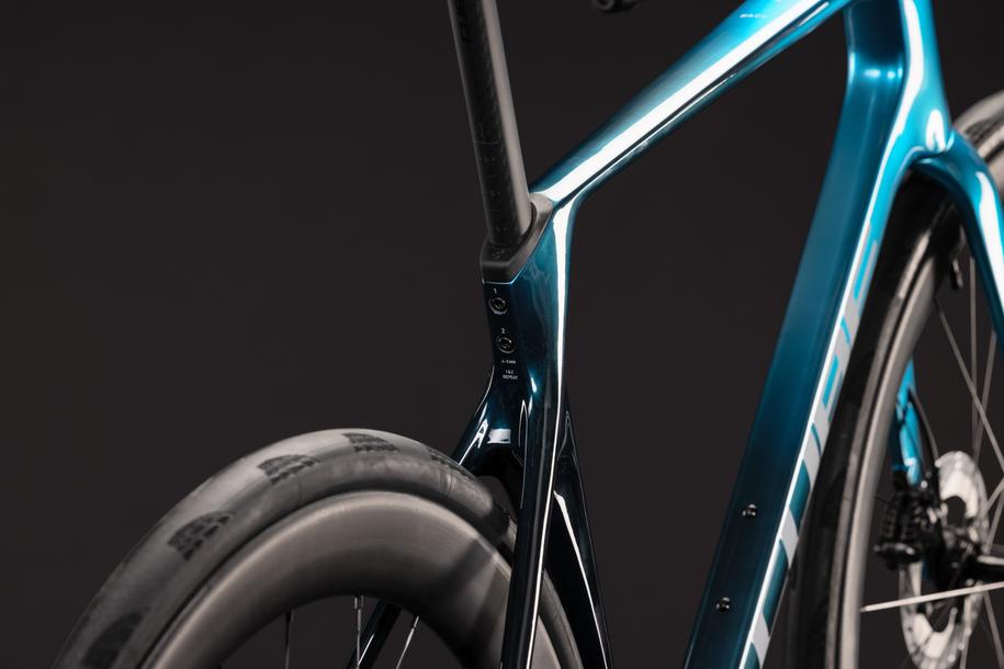 CUBE Agree C:62 Race chromeblue´n´liquidblue.