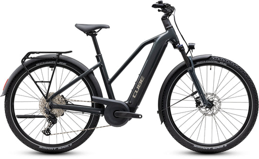 CUBE Nuride Hybrid Performance 720 E-Bike in shadowgrey’n’grey mit Schutzblechen und Gepäckträger