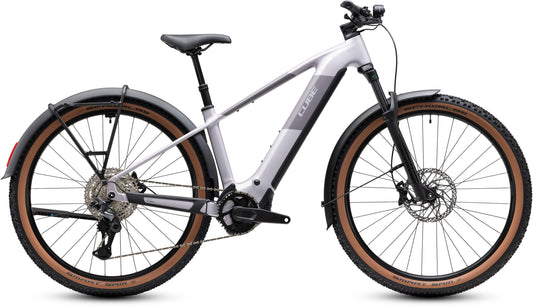 CUBE Reaction Hybrid Pro 800 FE Lilacbreeze-Prizm E-MTB mit Schutzblechen und Gepäckträger