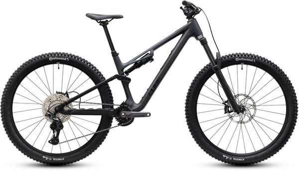 CUBE Stereo HPC RACE carbon´n´black Fully-Mountainbike in Seitenansicht