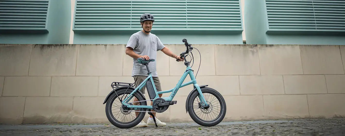 Das CUBE Compact Hybrid ist ein platzsparendes unisize E-Bike