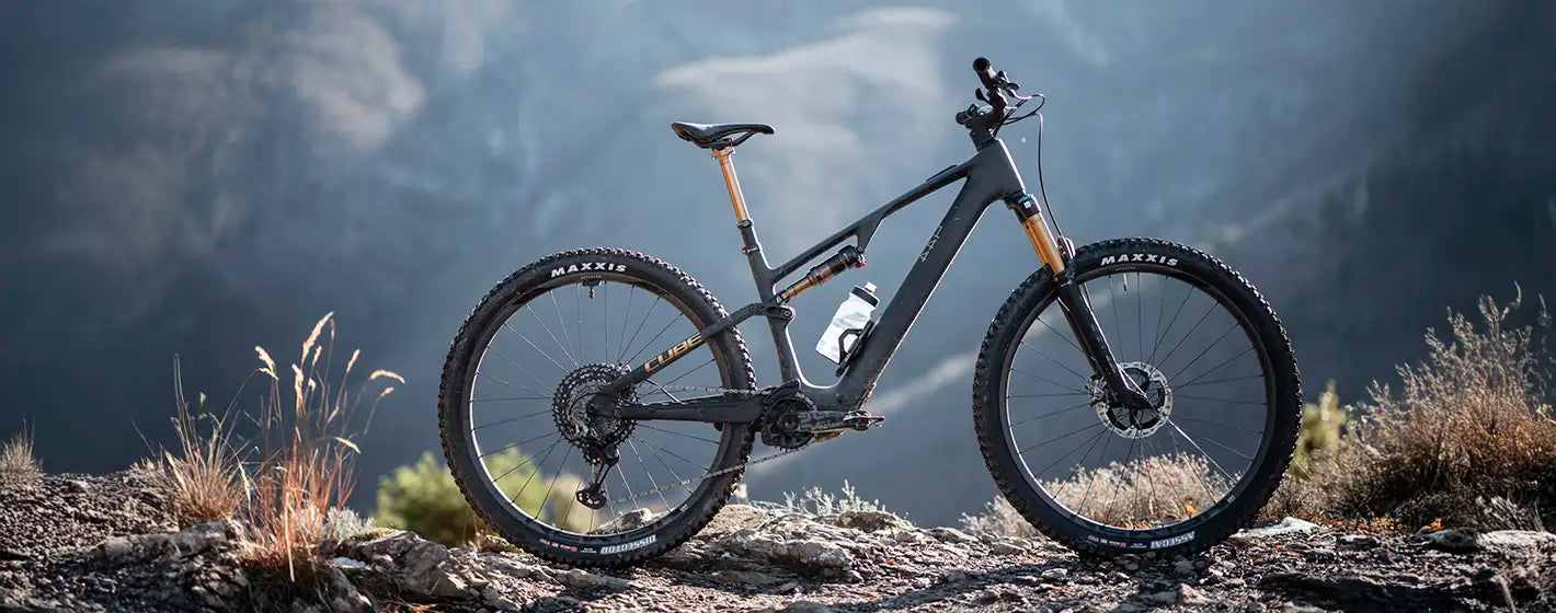 CUBE AMS Mountainbike in voller Ansicht