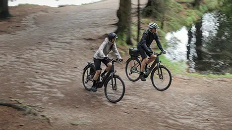 Sicheres Fahrverhalten mit dem CUBE Kathmandu bei jedem Wetter