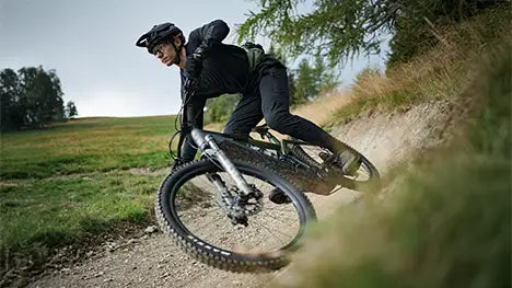 Moderne Geometrie beim CUBE Stereo Hybrid E-Mountainbike