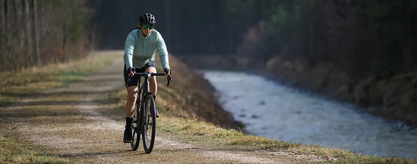 Gravel E-Bike – Dein perfekter Begleiter für Offroad und Straße bei BIKE Market kaufen