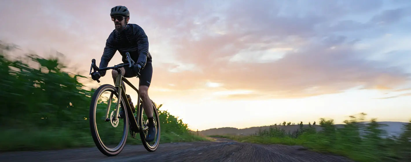 Gravel Bike kaufen bei BIKE Market - Vielseitige Rennräder für jedes Abenteuer 